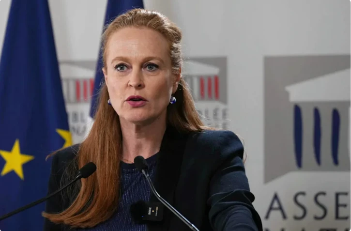 DIMITAR DILKOFF / AFP Violette Spillebout, ici le 10 avril 2025 lors d’une conférence de presse sur la commission d’enquête de l’affaire Bétharram.