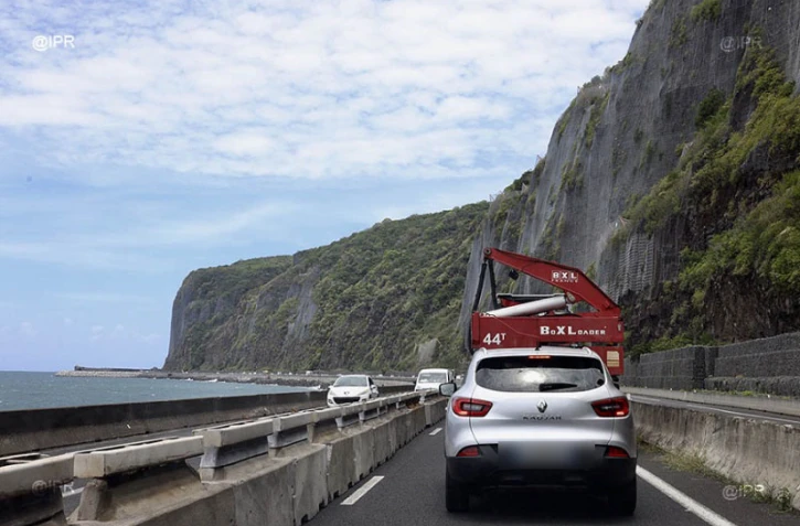 La route du littoral est toujours basculée