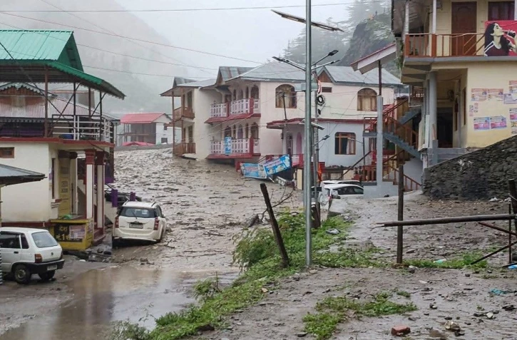 Un énorme glissement de terrain a frappé la ville de Dharali, dans le nord de l’Inde, ce mardi. AFP