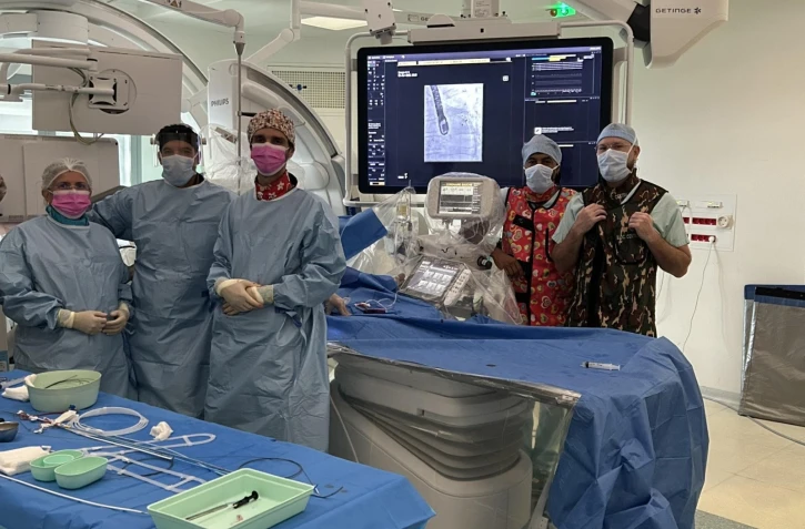 Cardio - implantation de la nouvelle prothèse LAmbrE