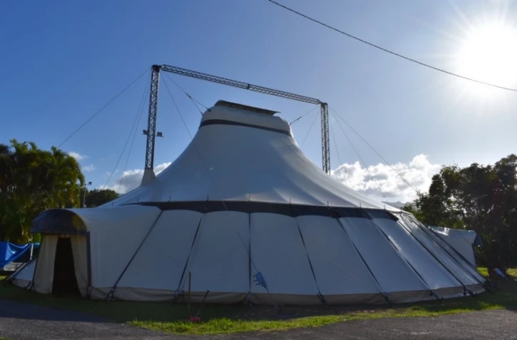 Saint-Benoît : la compagnie Cirquons Flex s'installe à Chemin de Ceinture 