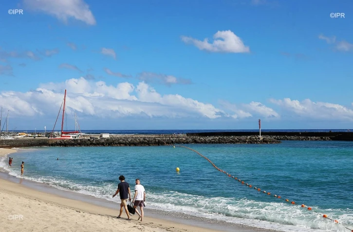 Boucan canot et Roches noires : les filets anti requins sont opérationnels 
