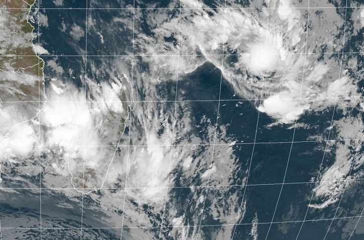 perturbations, sous surveillance, cyclogénèse, océan Indien