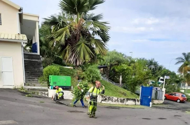 Saint-Paul :  nettoyage des chaussées dans le quartier de Bel-Air et le chemin de la piscine