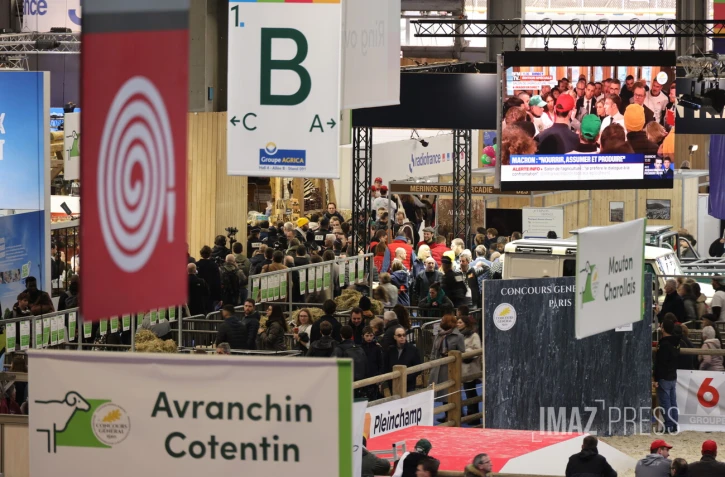 Heurts et sifflets au Salon de l'agriculture, les manifestants cherchent Macron [?]