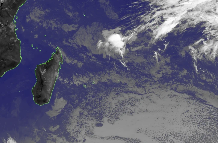À 1.525km de La Réunion, la dépression Blossom poursuit son affaiblissement [?]