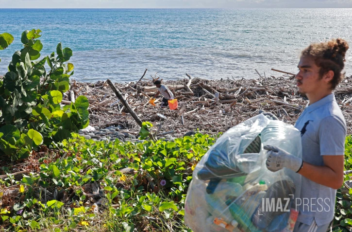ramassage déchets après le cyclone 