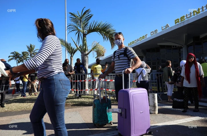 manifestation coronavirus aéroport