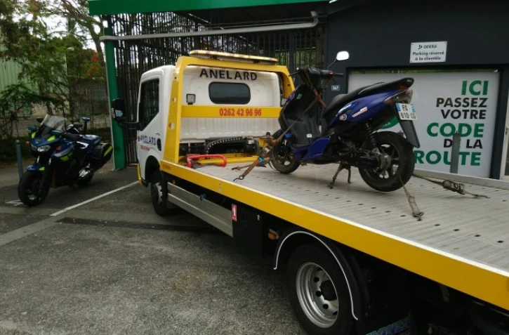 Saint-Paul : sans casque et sans gants, un scootériste positif à l'alcool et aux stupéfiants