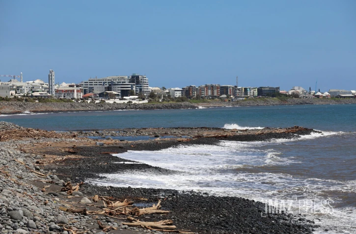 Cyclone Garance agrandissement du bord de mer 