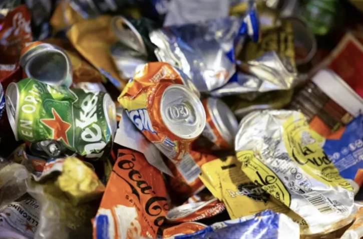 Epinglée par Bruxelles, la France a annoncé une série de mesures pour tenter d'améliorer le tri et le recyclage de ses déchets ménagers et emballages ( AFP / Thomas SAMSON )