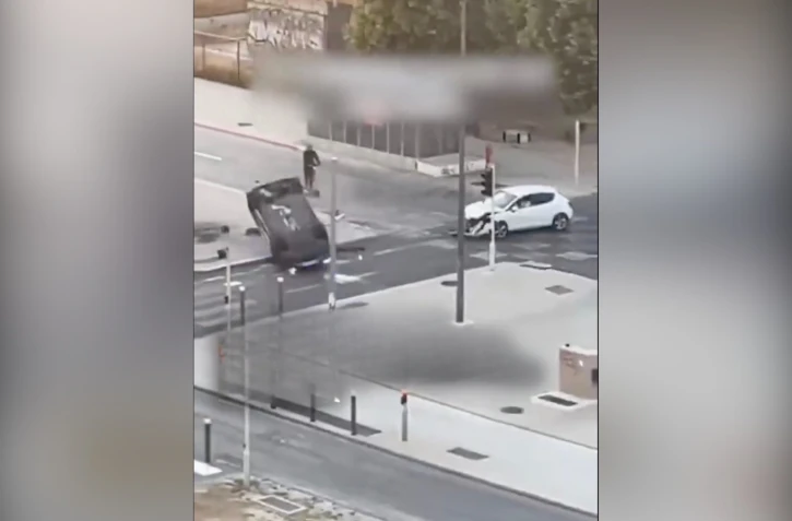 une voiture de policiers percutée à Marseille