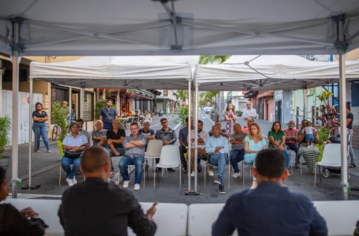 Réunion publique rue François de Mahy