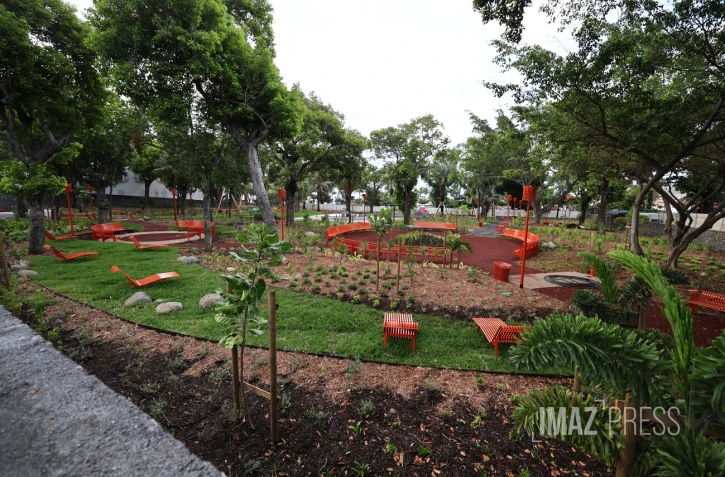 Saint-Denis, rénovation des jardins de la préfecture