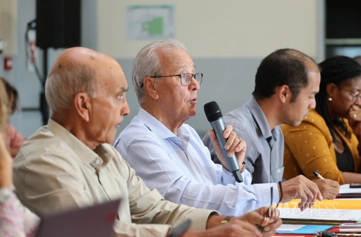 Sainte-Suzanne : Maurice Gironcel reste à son poste, partisans et opposants s'écharpent