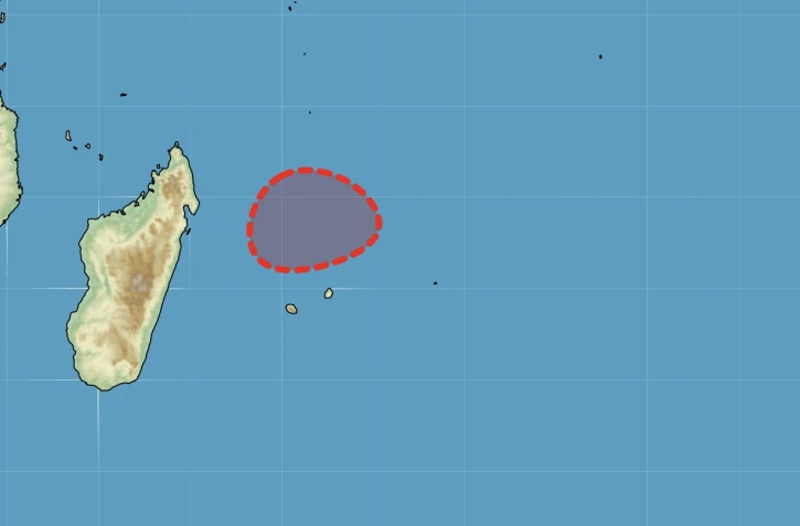 Une zone suspecte qui deviendrait tempête tropicale à proximité des terres habituées [?]