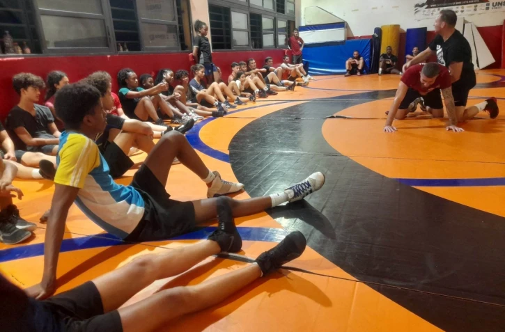 Lutte : l'entraîneur national des équipes de France U-15/U17 à la Réunion jusqu'au 12 novembre