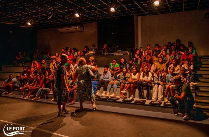 Le Port : la première représentation de Frénésies réservée aux scolaires