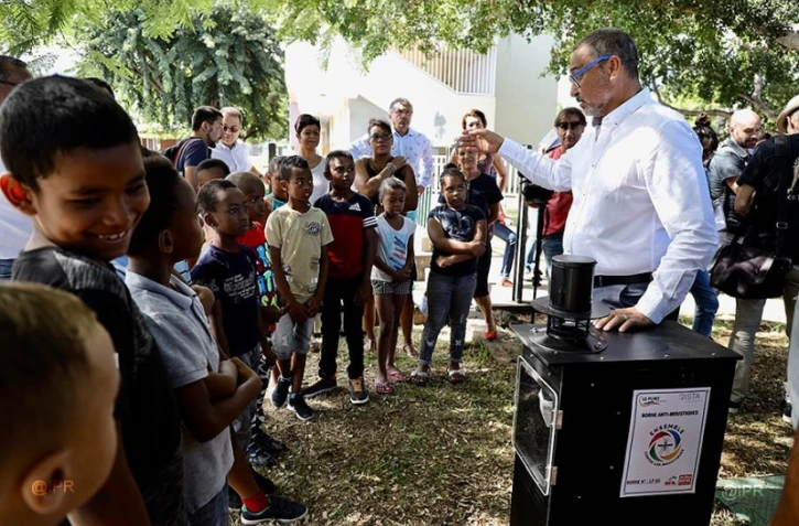 Le Port, lutte anti-vectorielle, borne anti-moustique, dengue, école