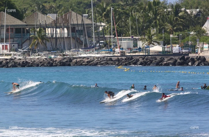 Surf Roches Noires 