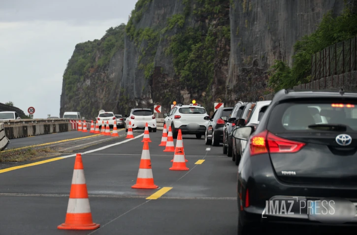 route du littoral basculée cote mer , sens possession / saint-denis 