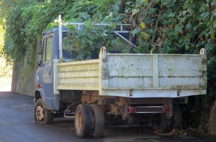 Band Cochon : 138 photos de dépôts sauvages dans six villes différentes 