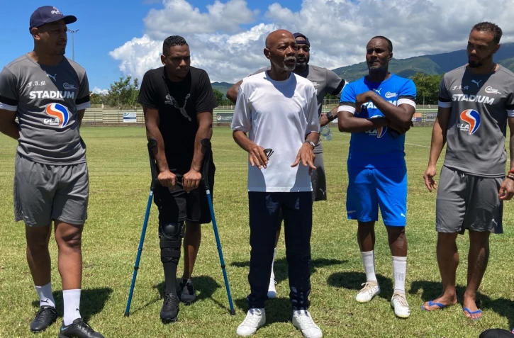 Steve Mandanda pour un stage de foot au Port