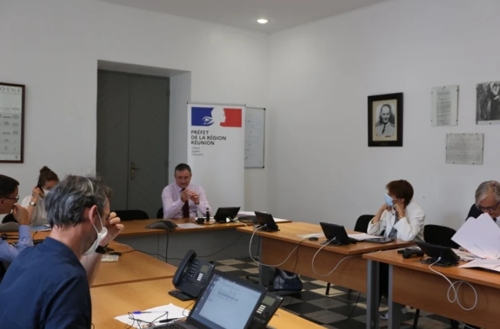 réunion de crise covid