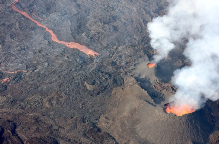 éruption volcan piton de la fournaise 20 avril 2021