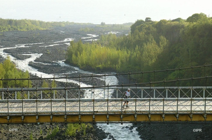 pont de la rivière de l'est
