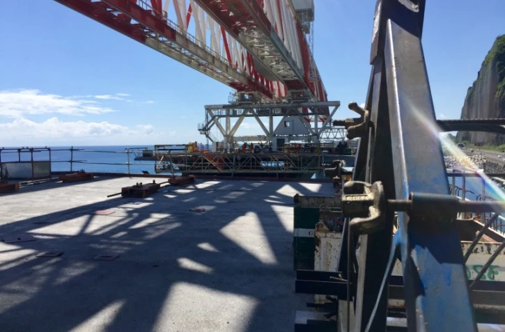 Vendredi 15 mars 2019 - Pose de la dernière pile de la Nouvelle route du littoral