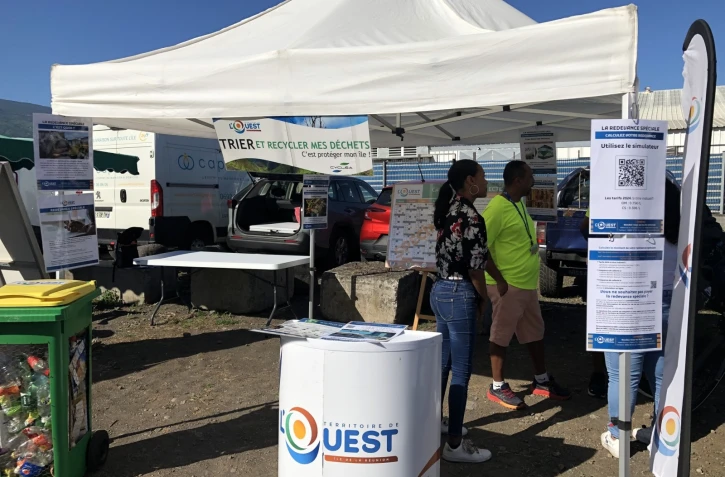 Le Port : sensibilisation et collecte des déchets dans la zone artisanale 