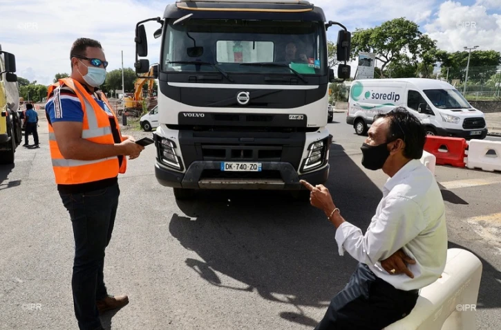 blocage transporteurs nrl saint denis grts srtt