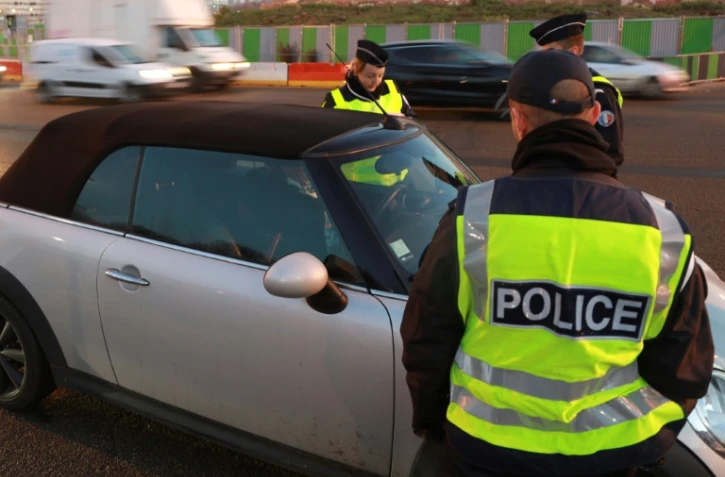 Contrôle de police à Paris, le 6 décembre 2016