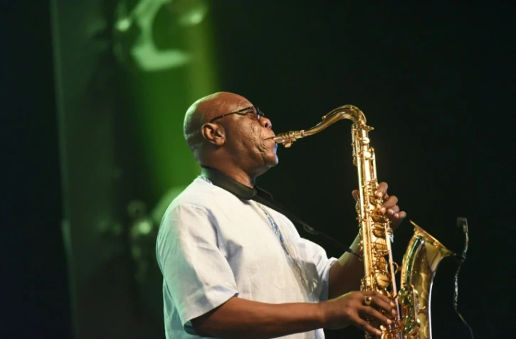 Manu Dibango en concert Ă Abidjan le 30 juin 2018