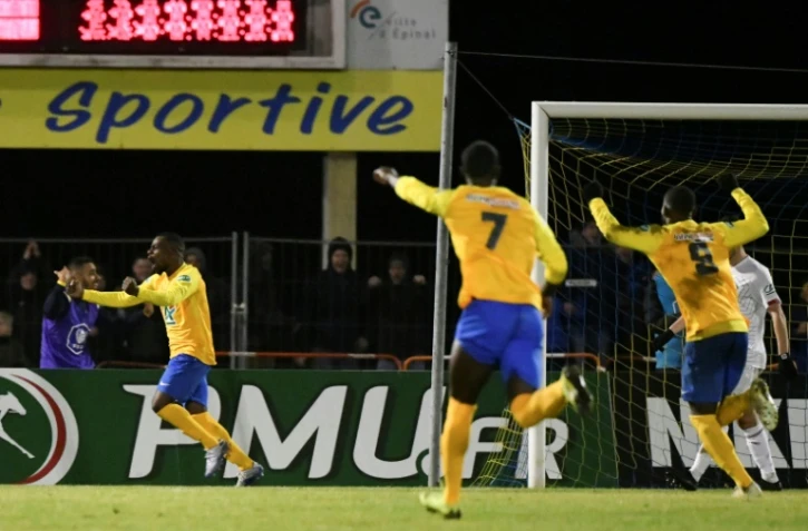Les joueurs d'Epinal explosent de joie après leur 2e but contre Lille, celui de la qualif en quarts de la Coupe de France, le 29 janvier 2020 à La Colombière