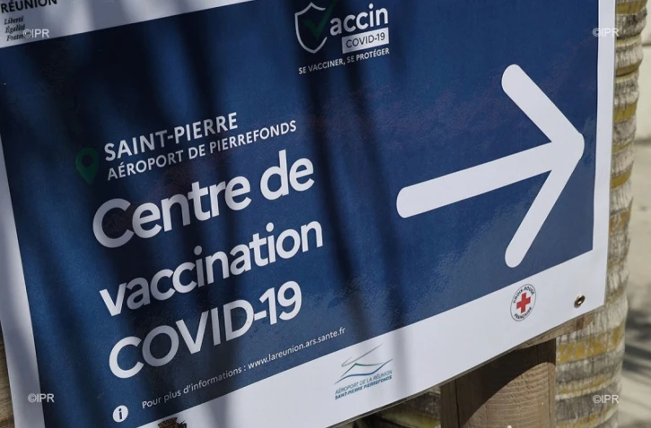 inauguration centre de vaccination pierrefonds