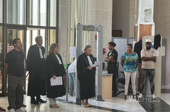 Les tribunaux de La Réunion rendent hommage aux surveillants pénitentiaires tués au péage d'Incarville