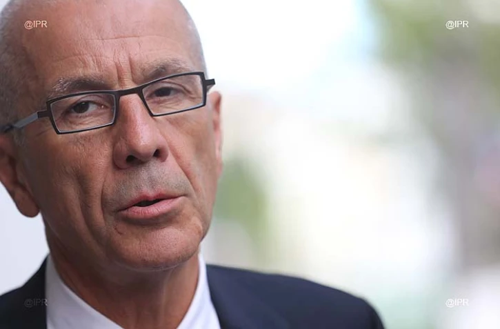 Crise requin : "Il n'y a pas de solution simple" pour le préfet Jean-Luc Marx