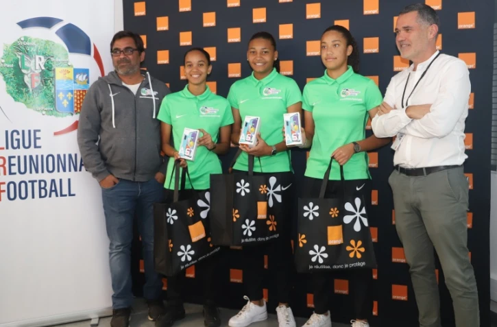 Orange s'engage en faveur du football féminin à La Réunion
