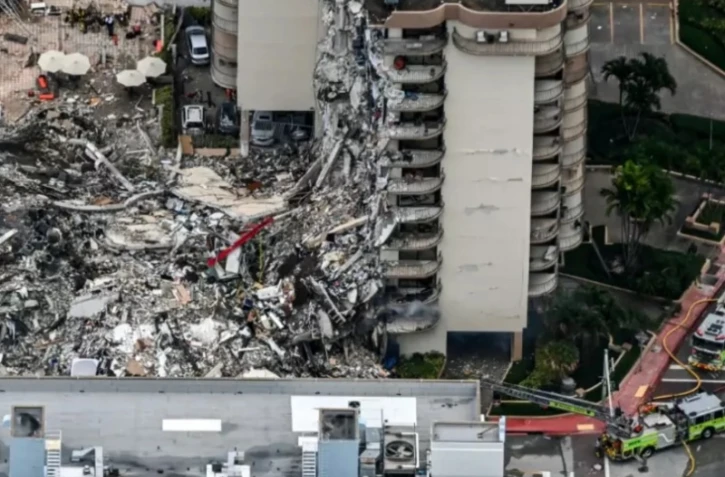 Effondrement d'un immeuble en Floride : un mort, pas de nouvelles de 99 personnes 