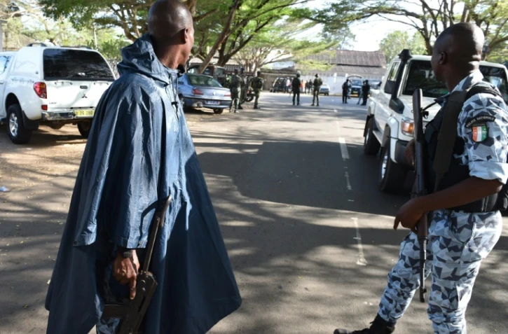 Les forces de sécurité ivoiriennes à la station balnéaire de Grand-Bassam, le 13 mars 2016