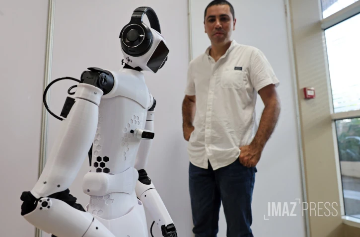 glados , robot intelligent