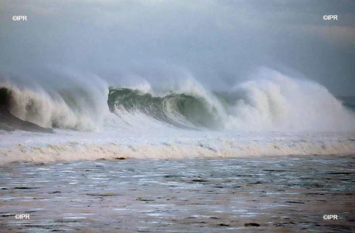 La houle se déchaîne sur le littoral jeudi 19 avril