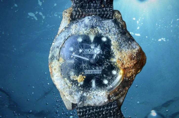 Un surfeur a trouvé une Rolex au fond de l’océan… et elle fonctionne toujours [?]