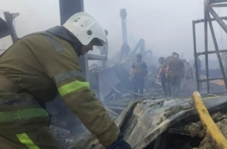 Ukraine: 16 morts dans une frappe russe sur un centre commercial, "crime de guerre" pour le G7 