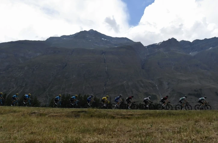 Le peloton lors de la 19e étape du Tour de France le 26 juillet 2019