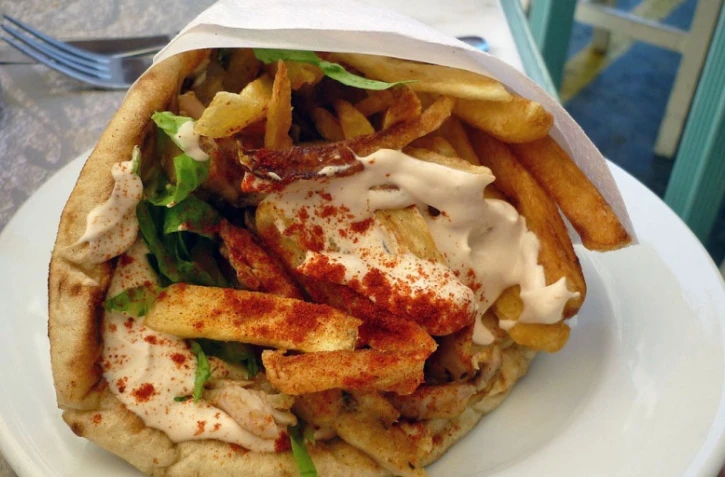 Des additifs chimiques autorisés dans les kebabs