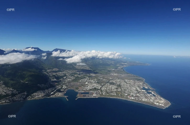 Le port est et ouest 