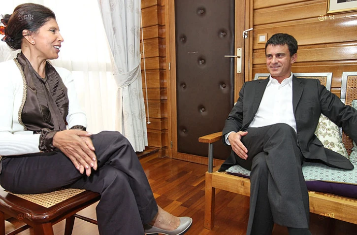 Manuel Valls et Nassimah Dindar